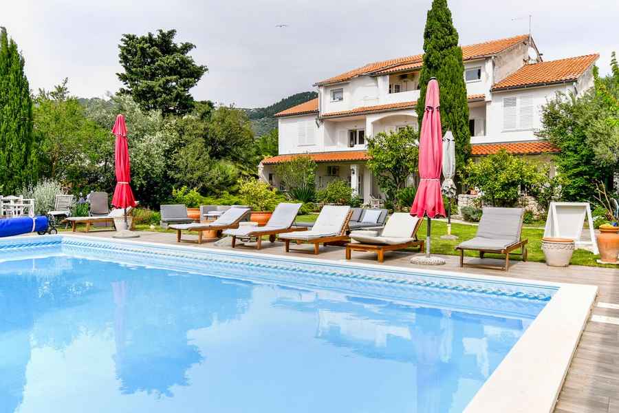 Rodinn apartmny s baznem Rab